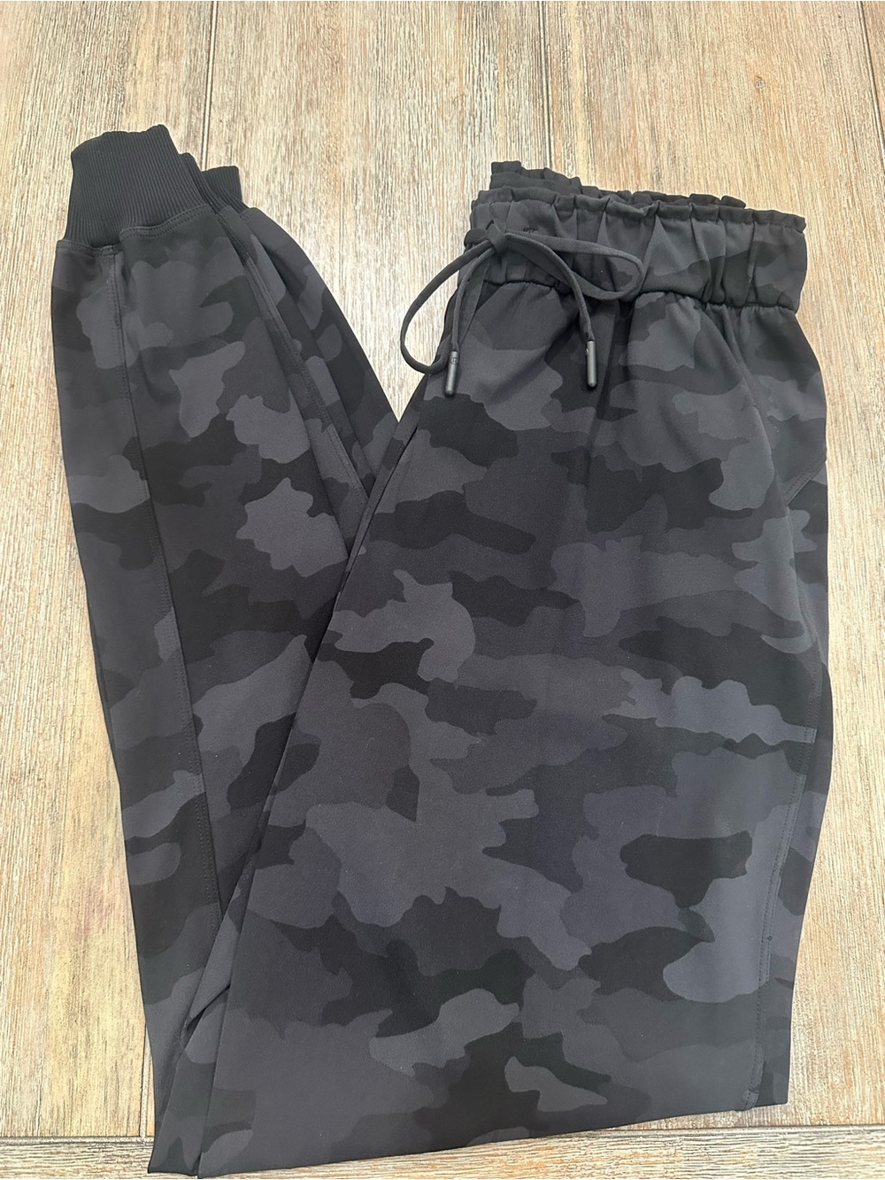 Lululemon Women’s Stretch High Rise Jogger Black Camo | Size 6